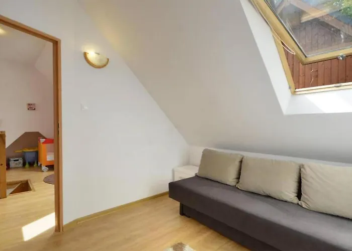 Vakantiehuis 3 Bedroom Lovely In *